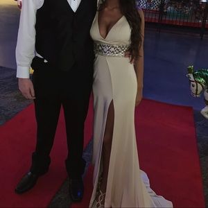 Mac Duggal Dresses - Mac Duggal size 4 long dress! Mac Duggal Dresses - Mac Duggal size 4 long dress!